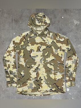Kuiu Gila LS Hoodie Men Size Medium Camo Hunting Long Sleeve SPF Lightweight